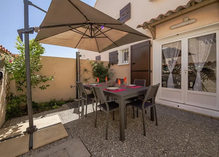 בית נופש La Barque לה ברקרה